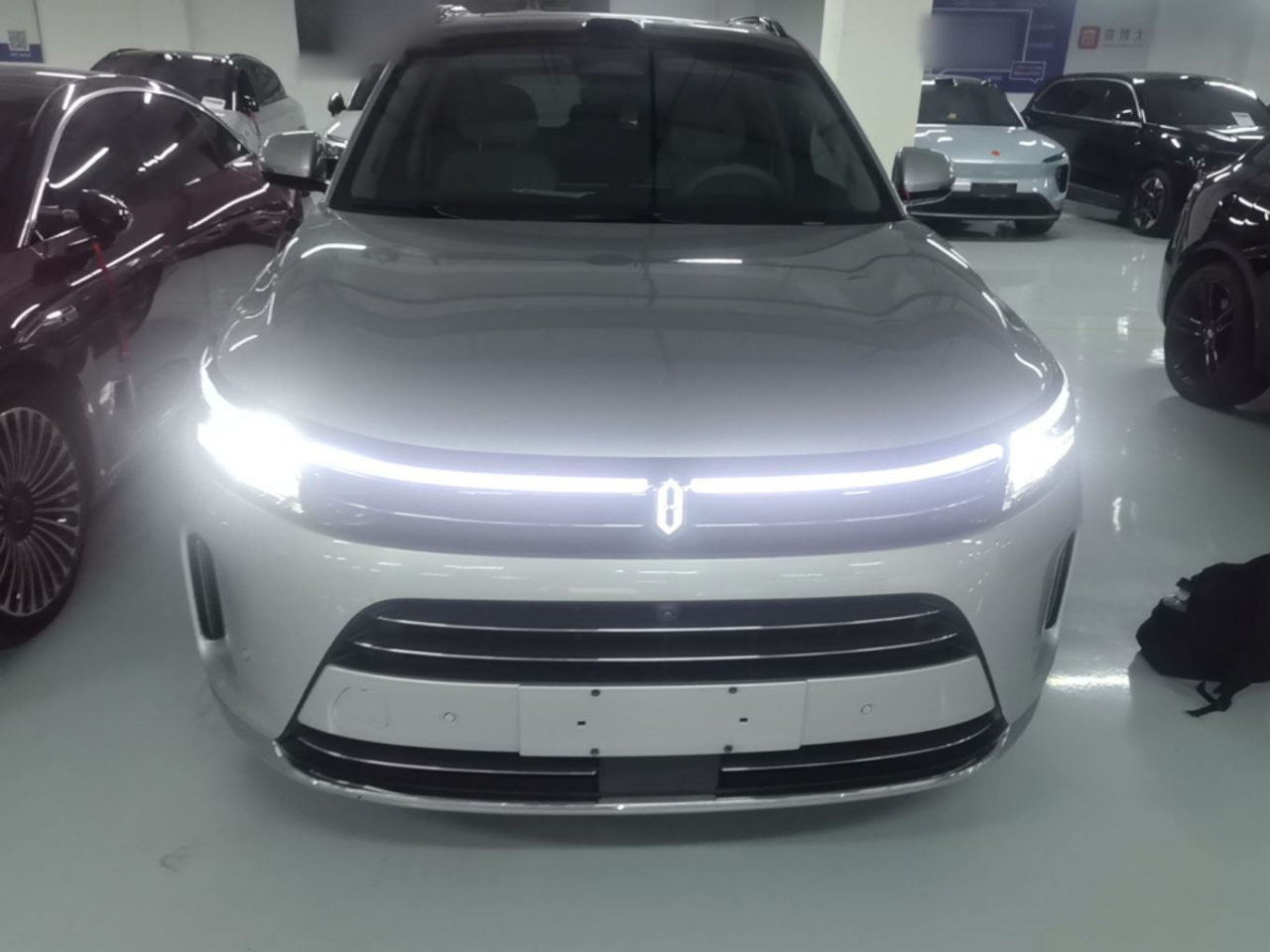 HIMA AITO M7 2024 1.5T ADAS AWD Max 5-Seater photo 2