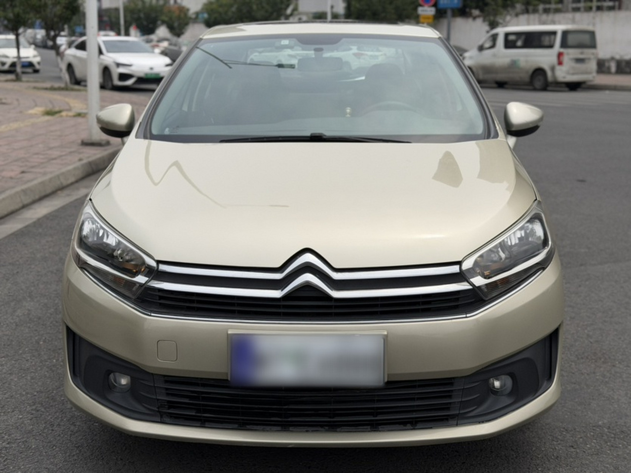 C4 2016 1.6L MT Comfort photo 4