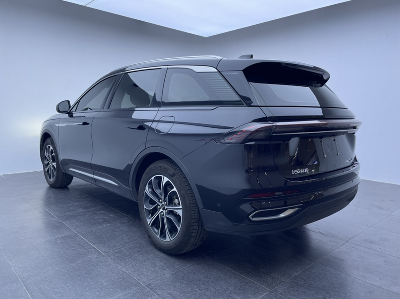 Nautilus 2025 2.0T AWD photo 4