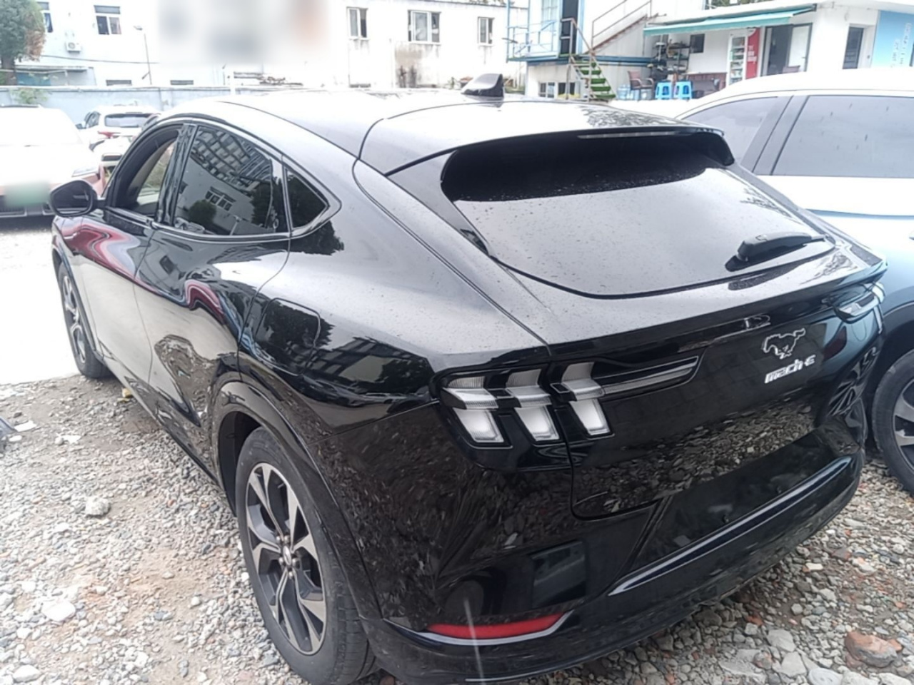 2021 RWD Luxury Long Range photo 4