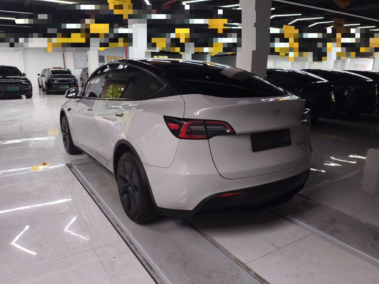 Model Y 2023 RWD photo 4