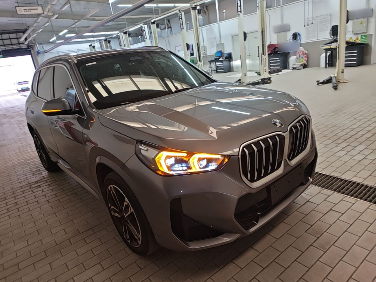 X1 2024 sDrive25Li M Sport Package photo 3