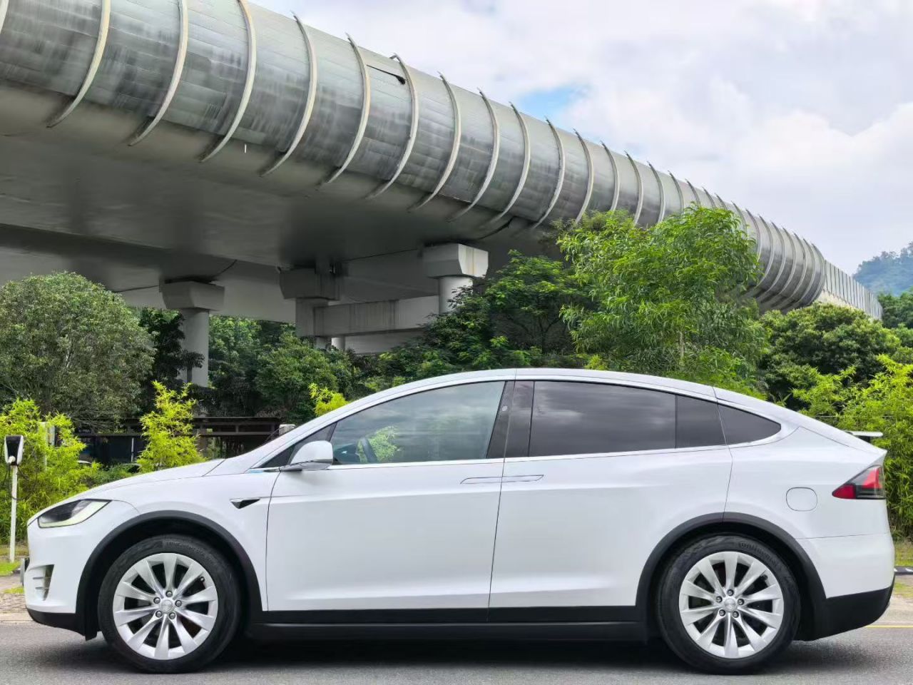 Model X 2020 Long Range Upgraded photo 2