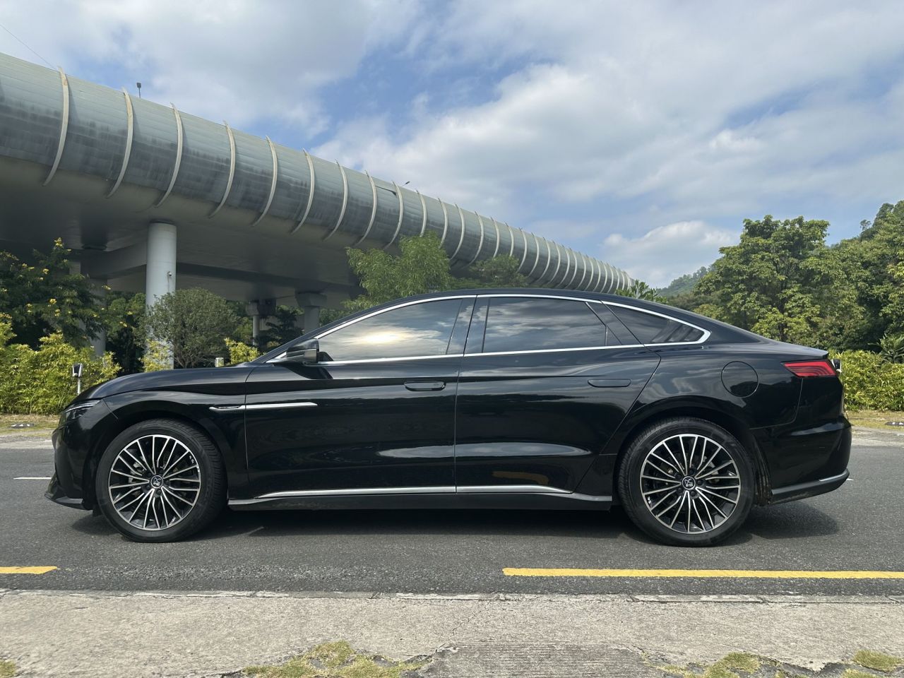 Han 2020 EV Extended Range Luxury photo 3