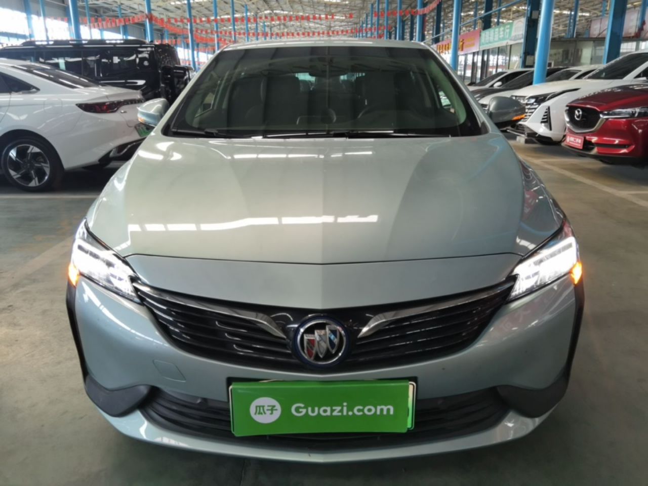 6 2022 PHEV Fashion photo 2