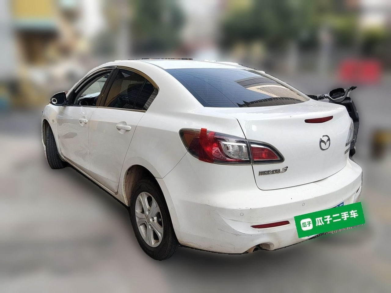 3 2015 Sedan 1.6L AT Comfort photo 4