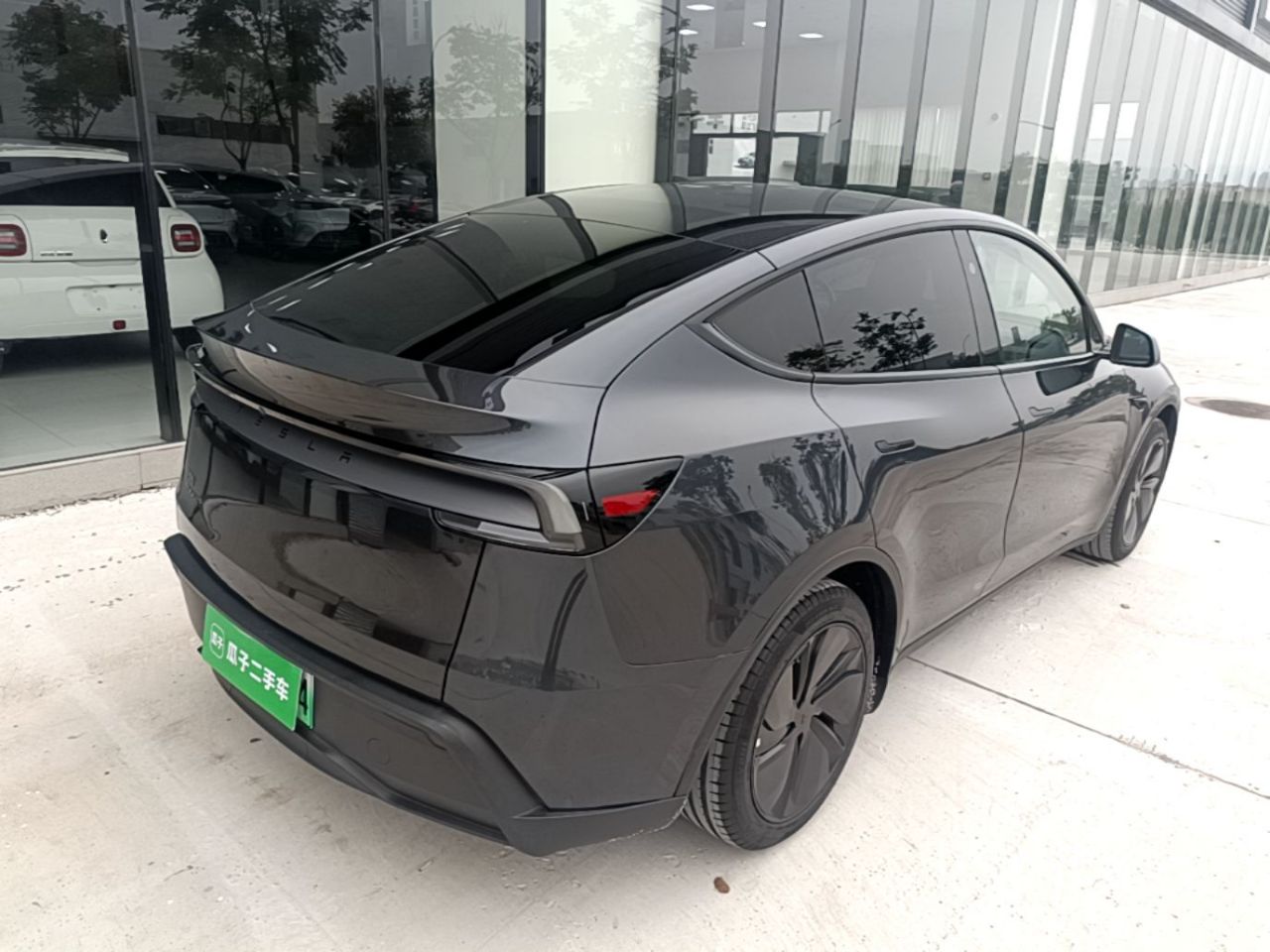 Model Y 2025 RWD photo 4