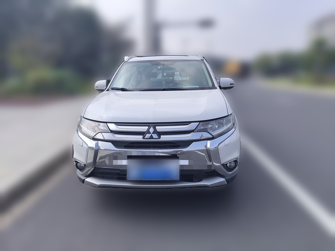 Outlander 2016 2.4L AWD Elite 5-Seater photo 2