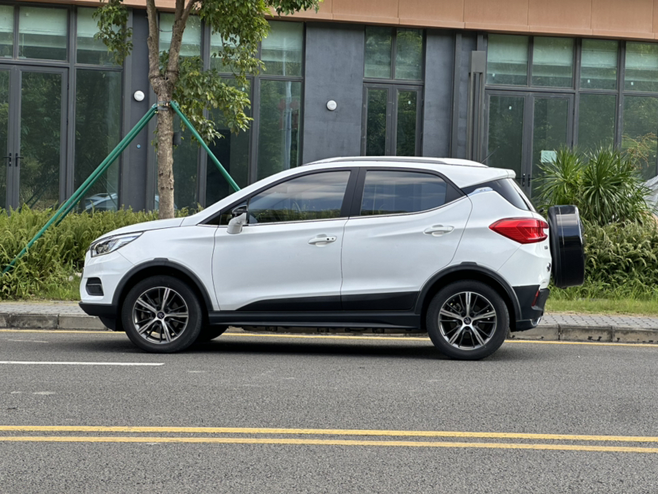 Yuan EV 2019 EV535 Pilot photo 2