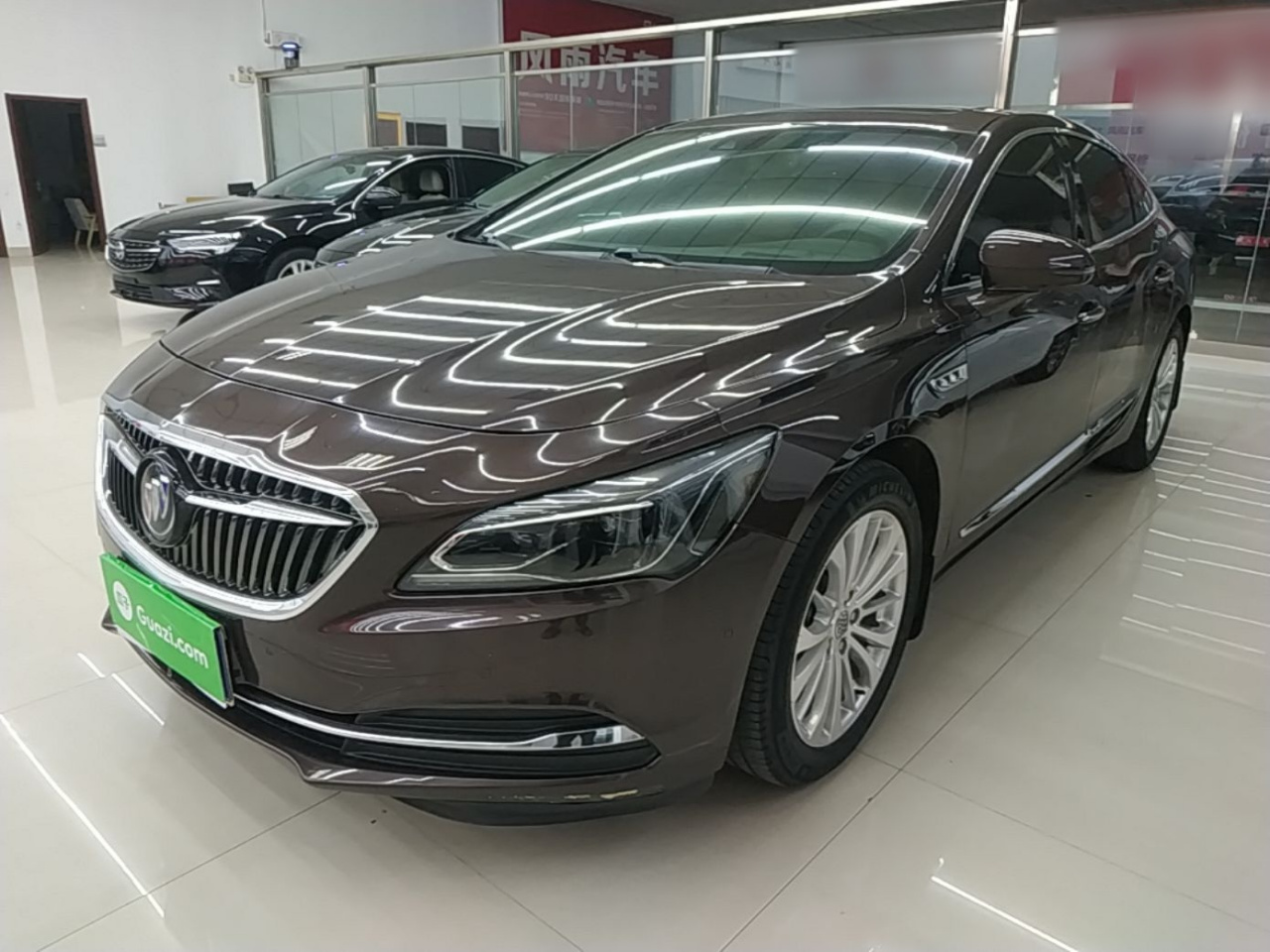 LaCrosse 2016 28T Luxury