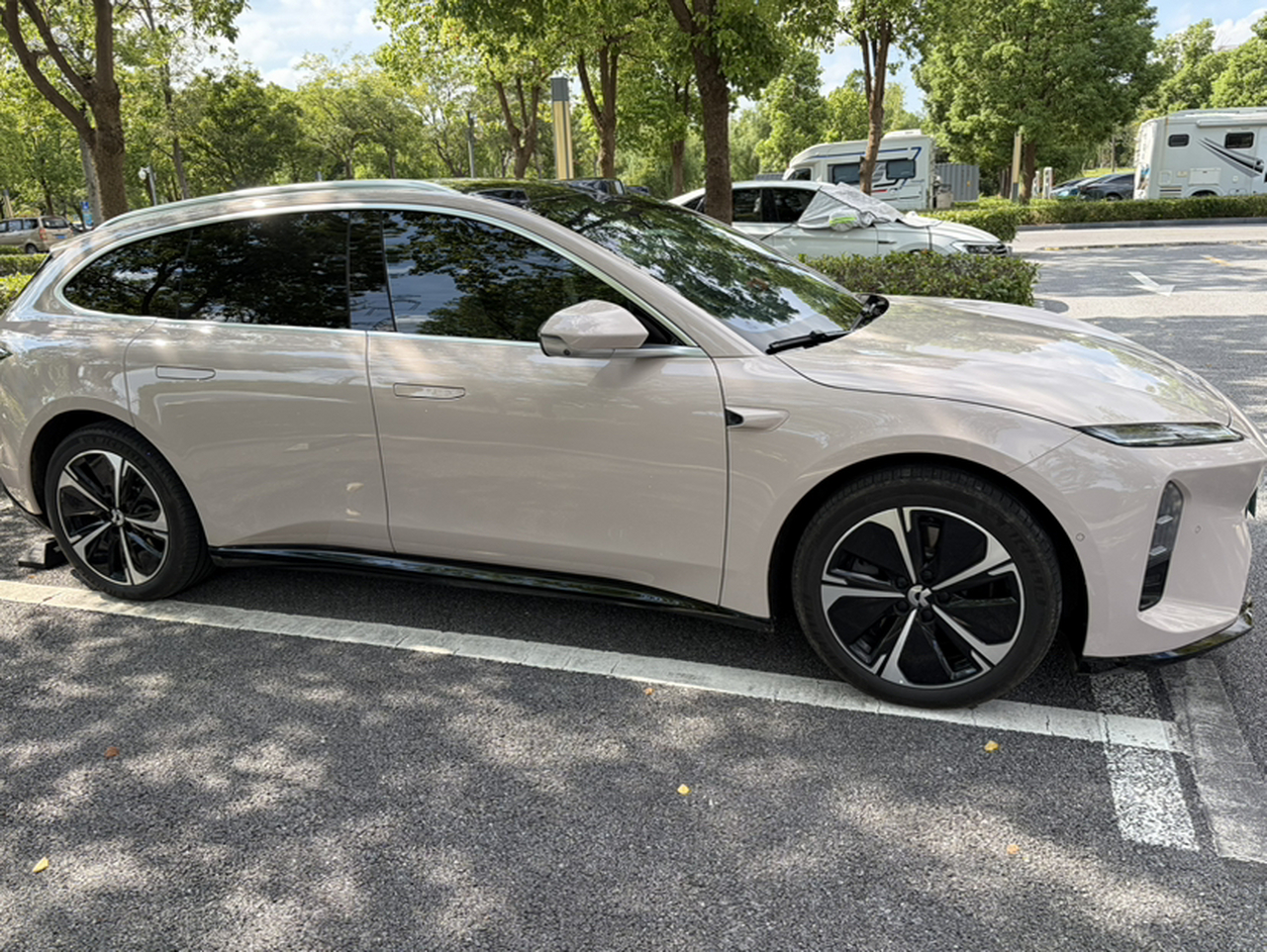 ET5T 2025 75kWh Touring photo 3