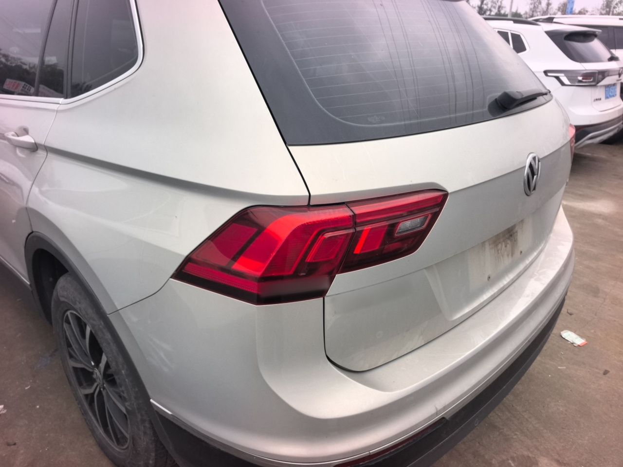 Tiguan L 2017 330TSI AT RWD Luxury photo 5