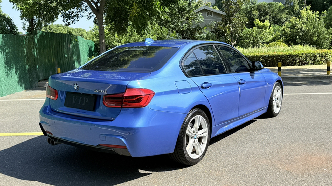 3 Series 2018 320i M Sport Package photo 3