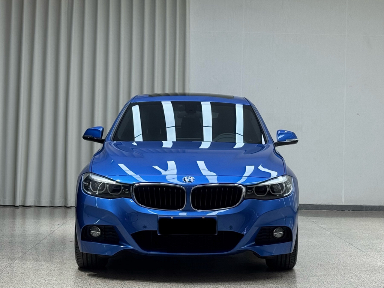 3 SeriesGT 2019 320i M Sport Package photo 2