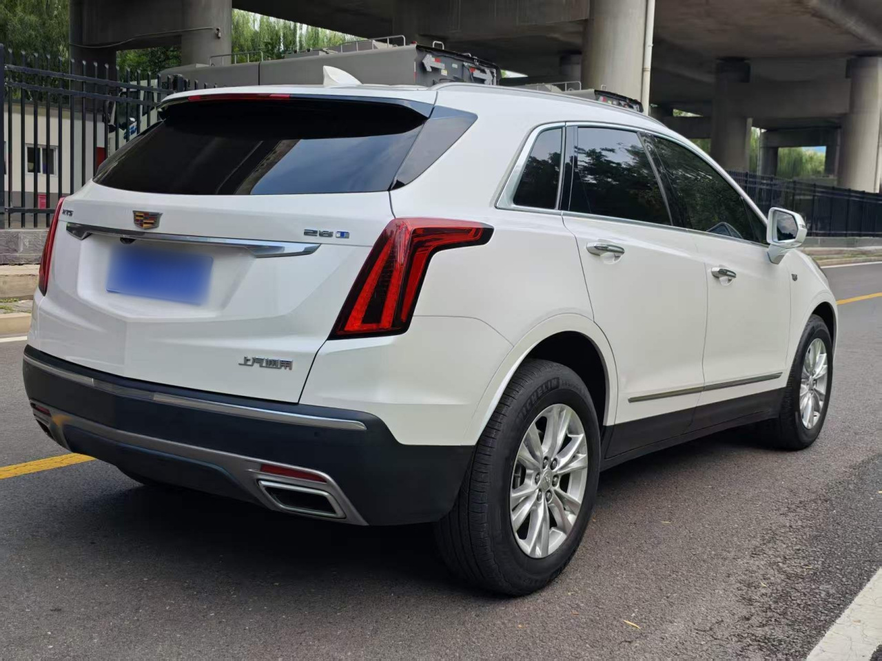 XT5 2023 2.0T RWD photo 2