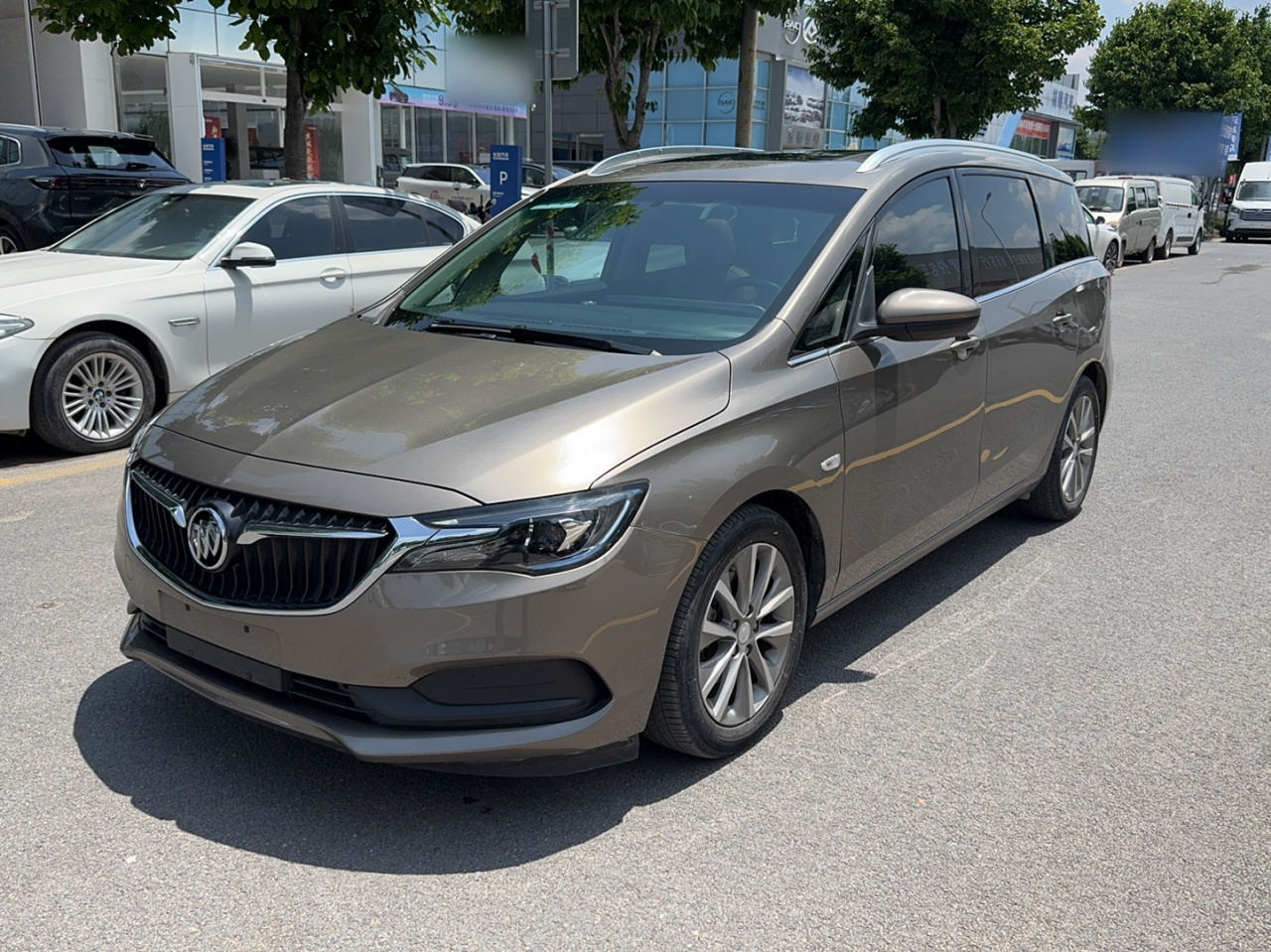GL6 2021 323T Mild Hybrid Luxury