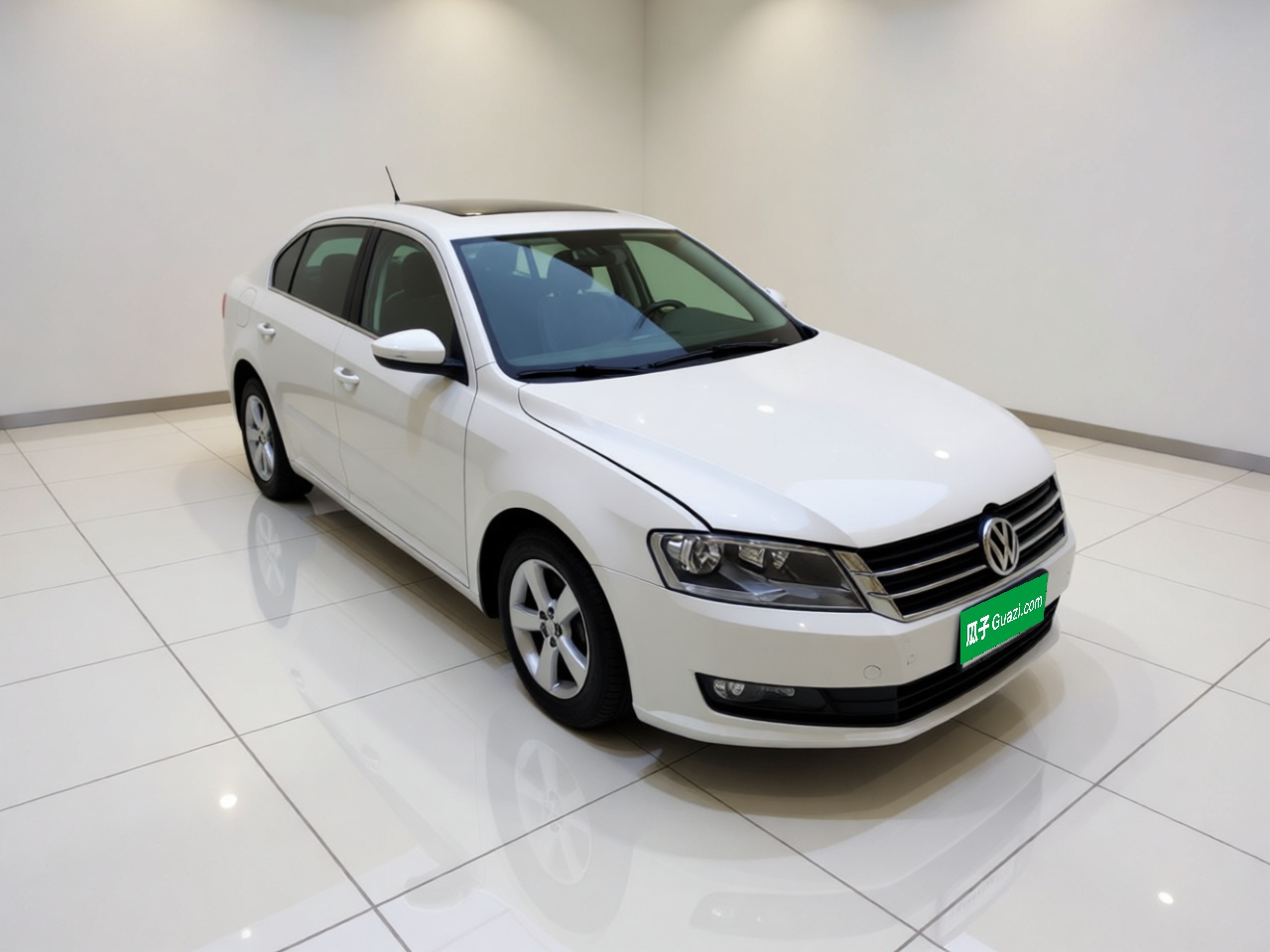 Lavida 2013 Facelift Classic 1.6L MT photo 3