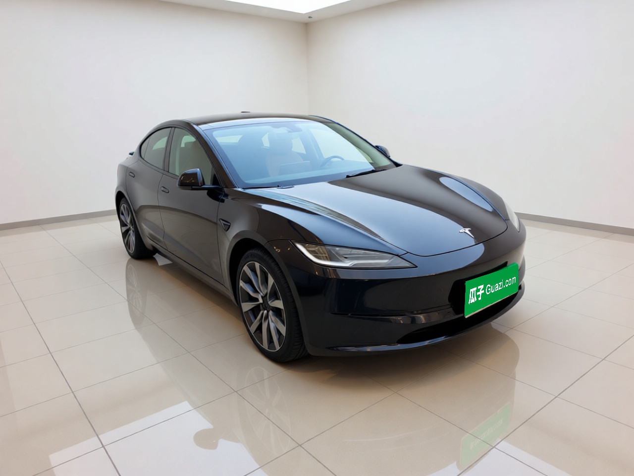 Model 3 2023 RWD photo 3