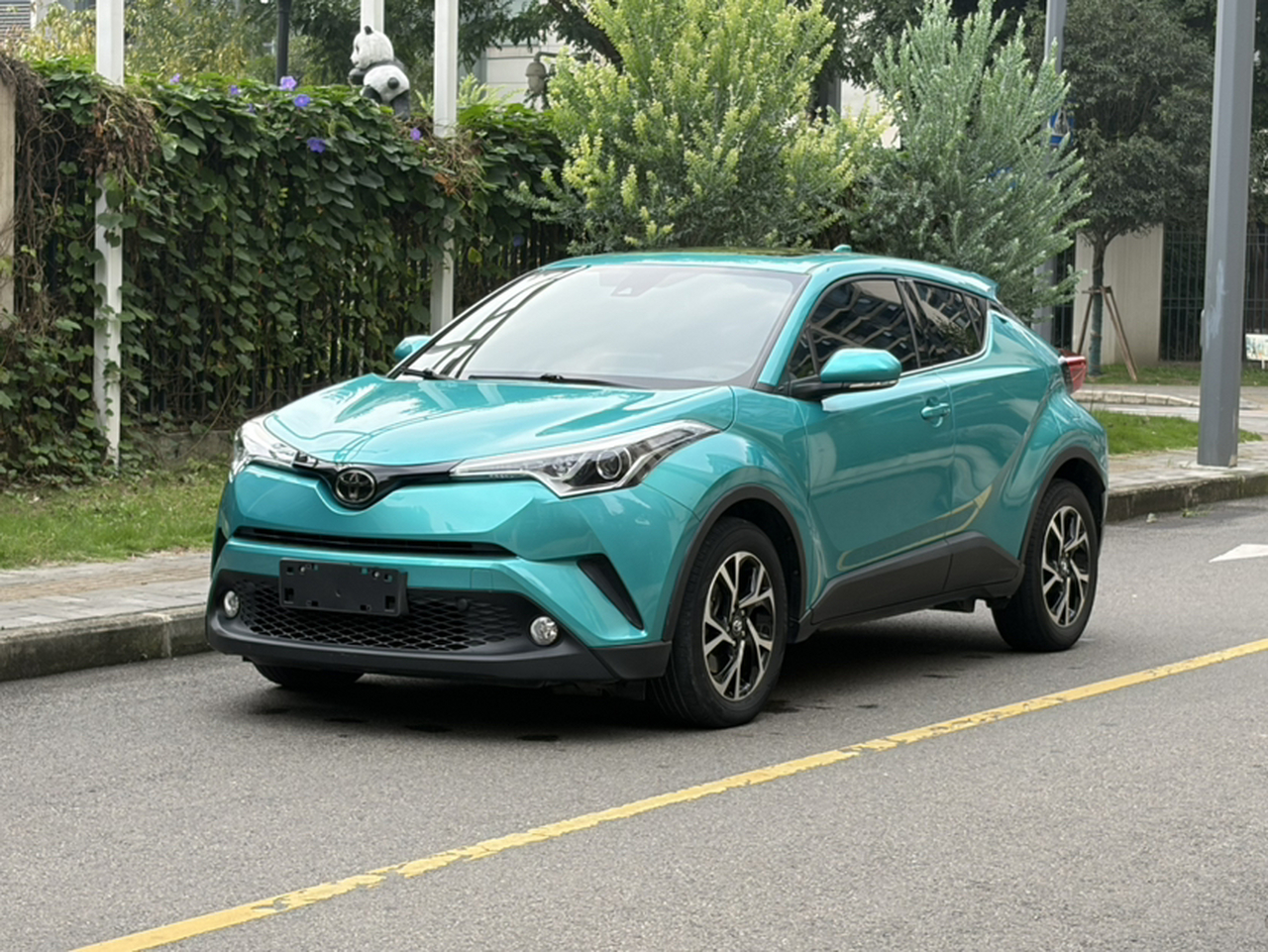C-HR 2020 2.0L Leading