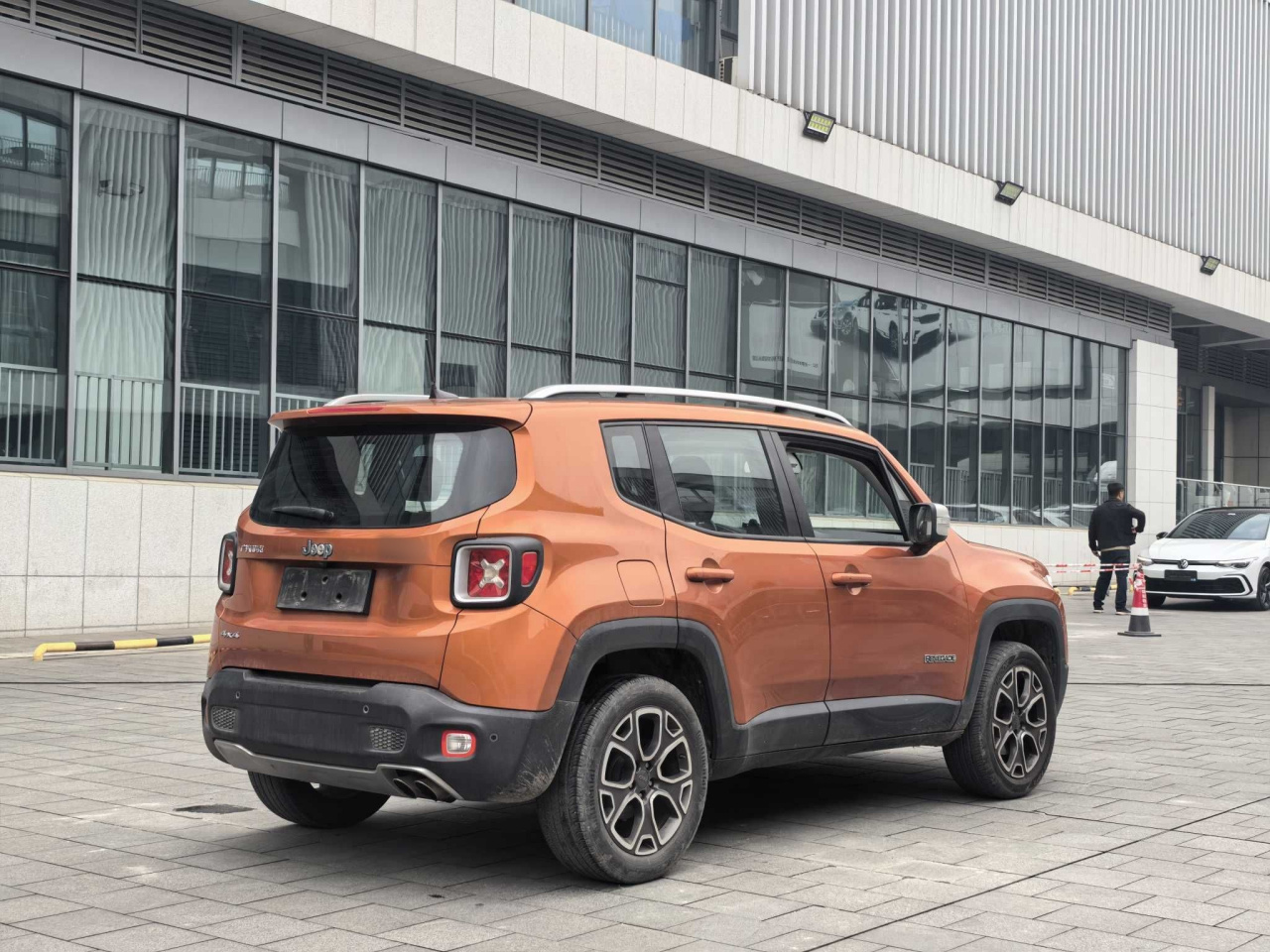 Renegade 2017 180TS AT AWD photo 3