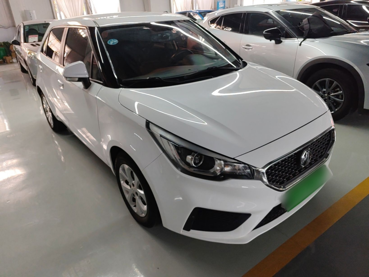 3 2017 1.5L AT Connected Elite photo 3
