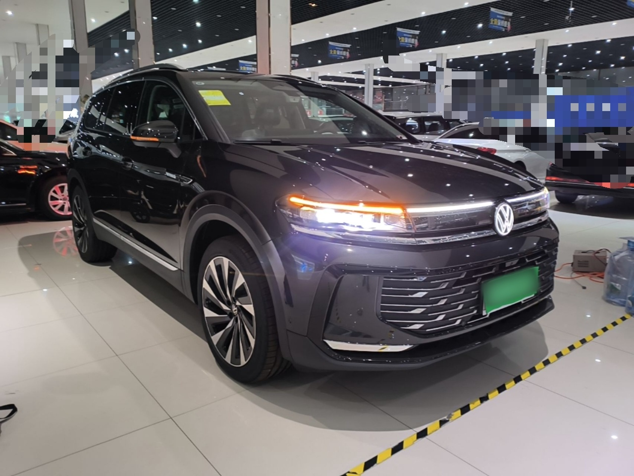 2026 450TSI AWD Supreme 6-Seater photo 3