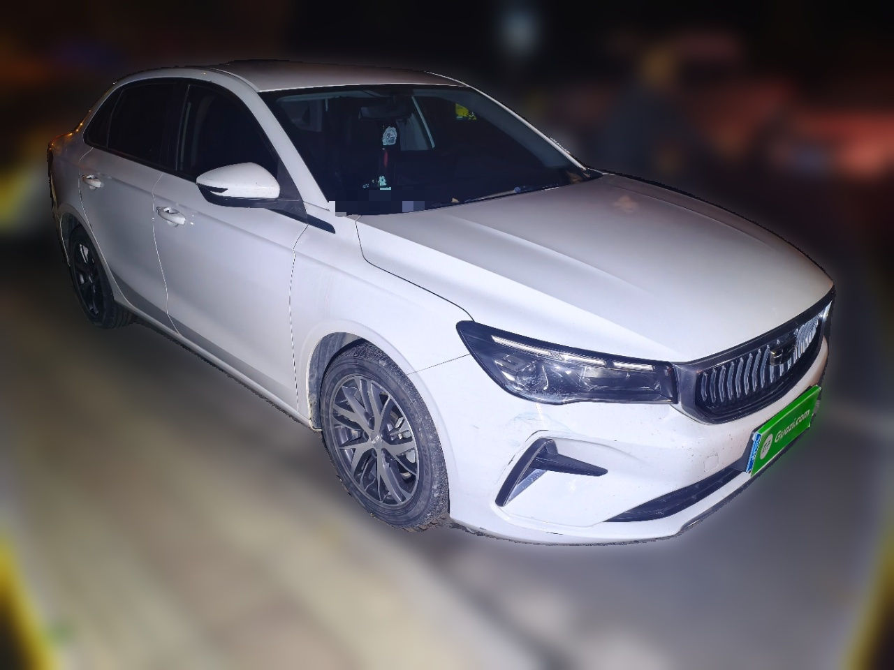 Emgrand 2023 4 Champion 1.5L CVT Luxury photo 3