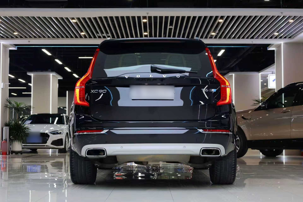 XC90 2018 T6 7-Seater photo 2