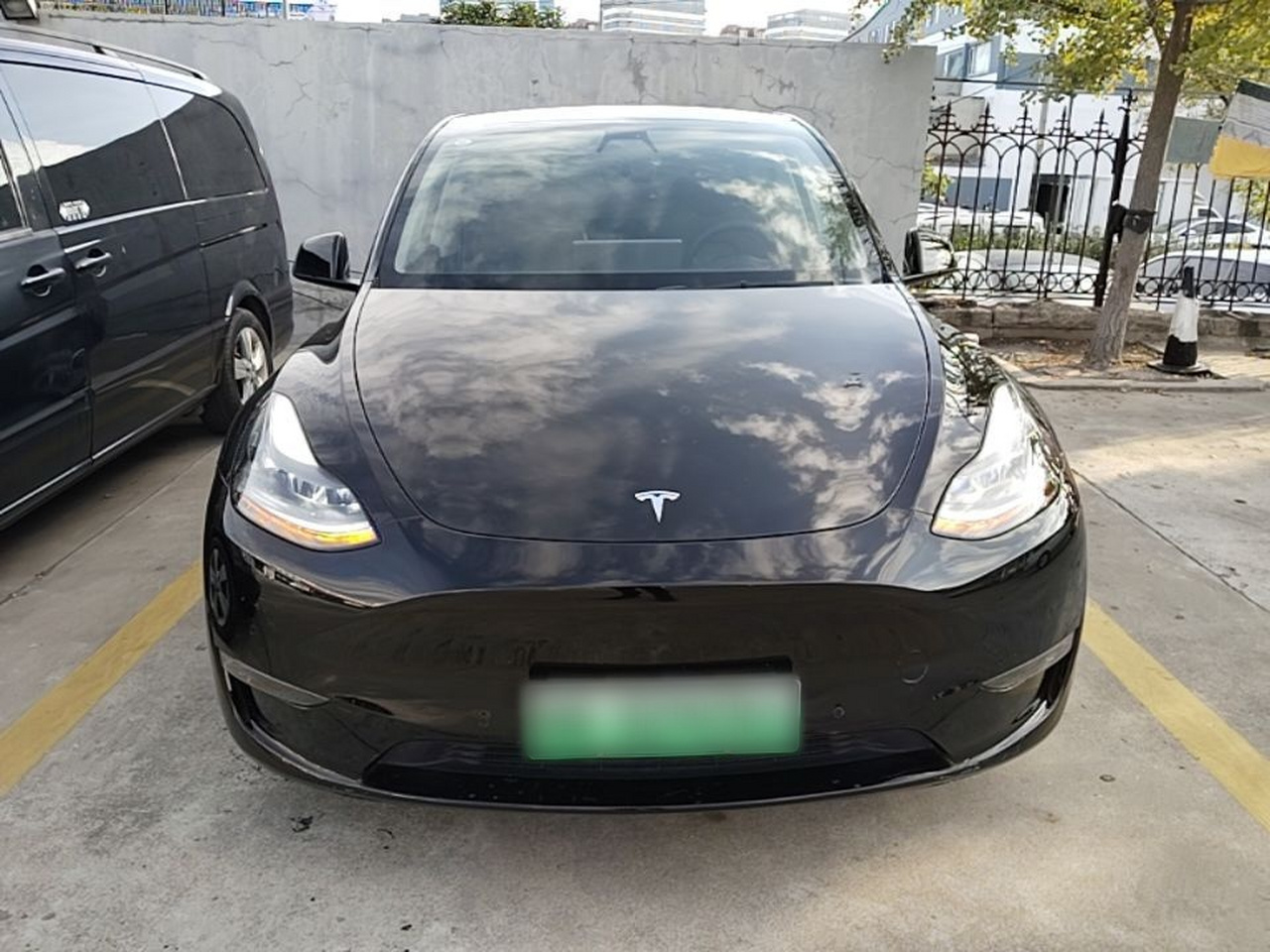 Model Y 2021 Long Range AWD photo 2