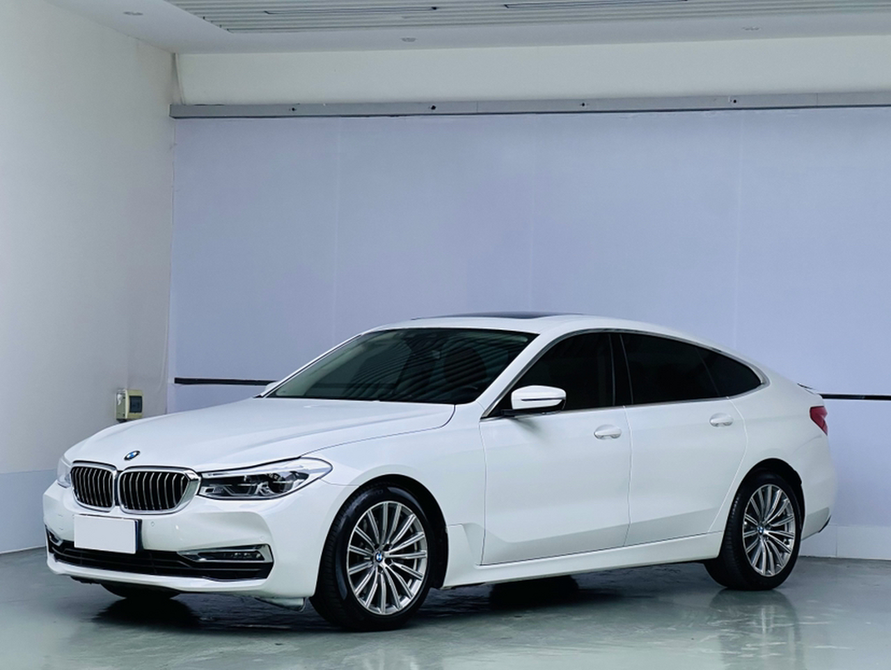 6 SeriesGT 2019 630i Luxury Design Package