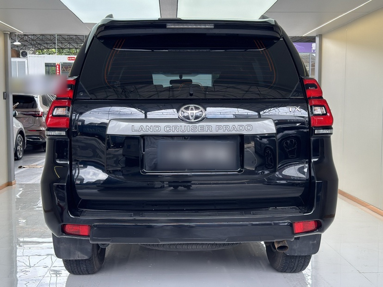 Prado Parallel Import photo 2