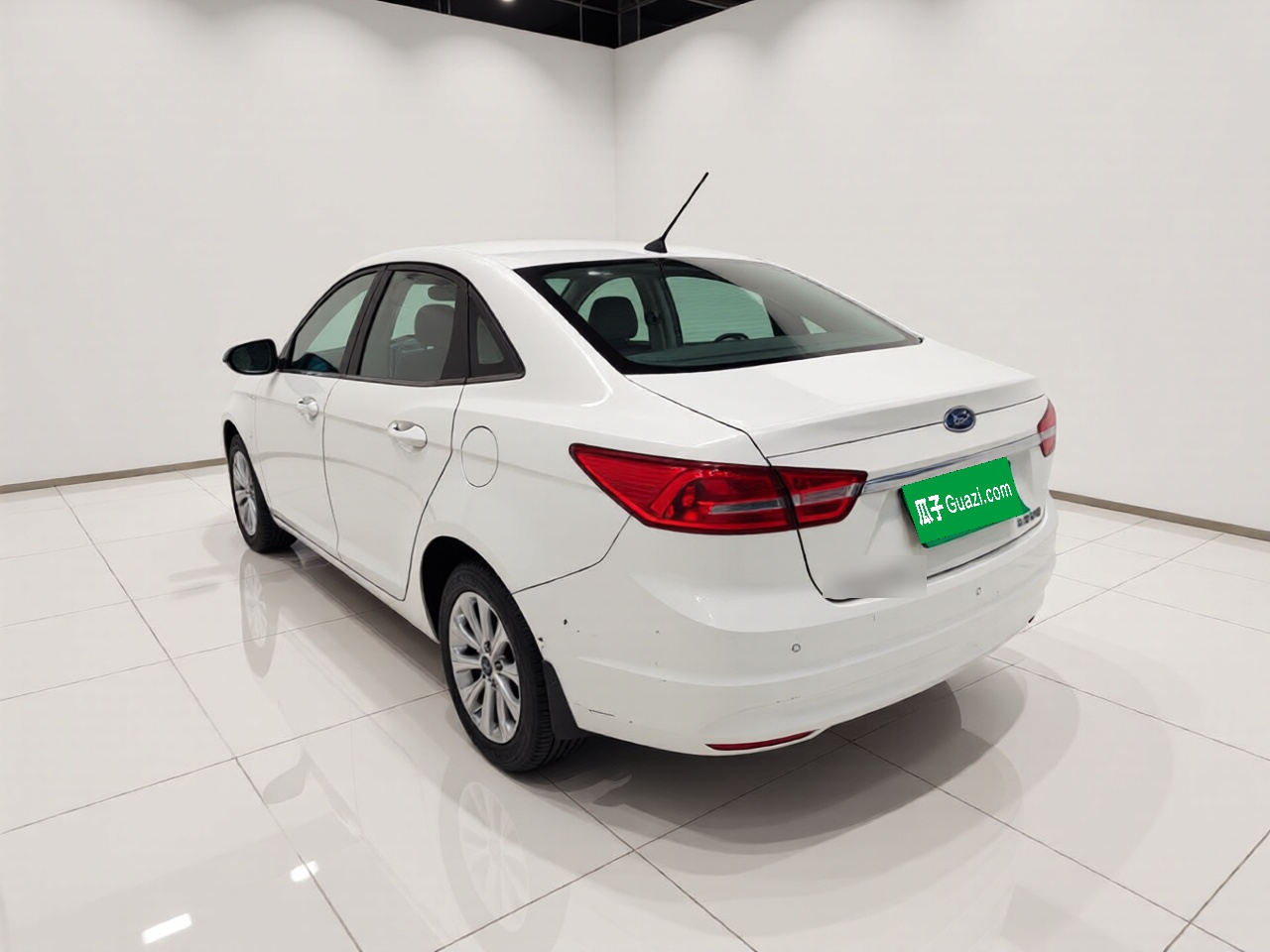 Escort 2015 1.5L AT Fashion photo 4
