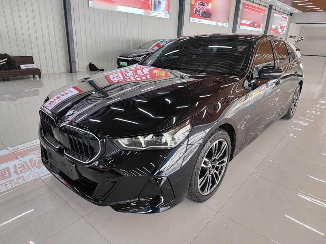 5 Series 2025 530Li Leading M Sport Package