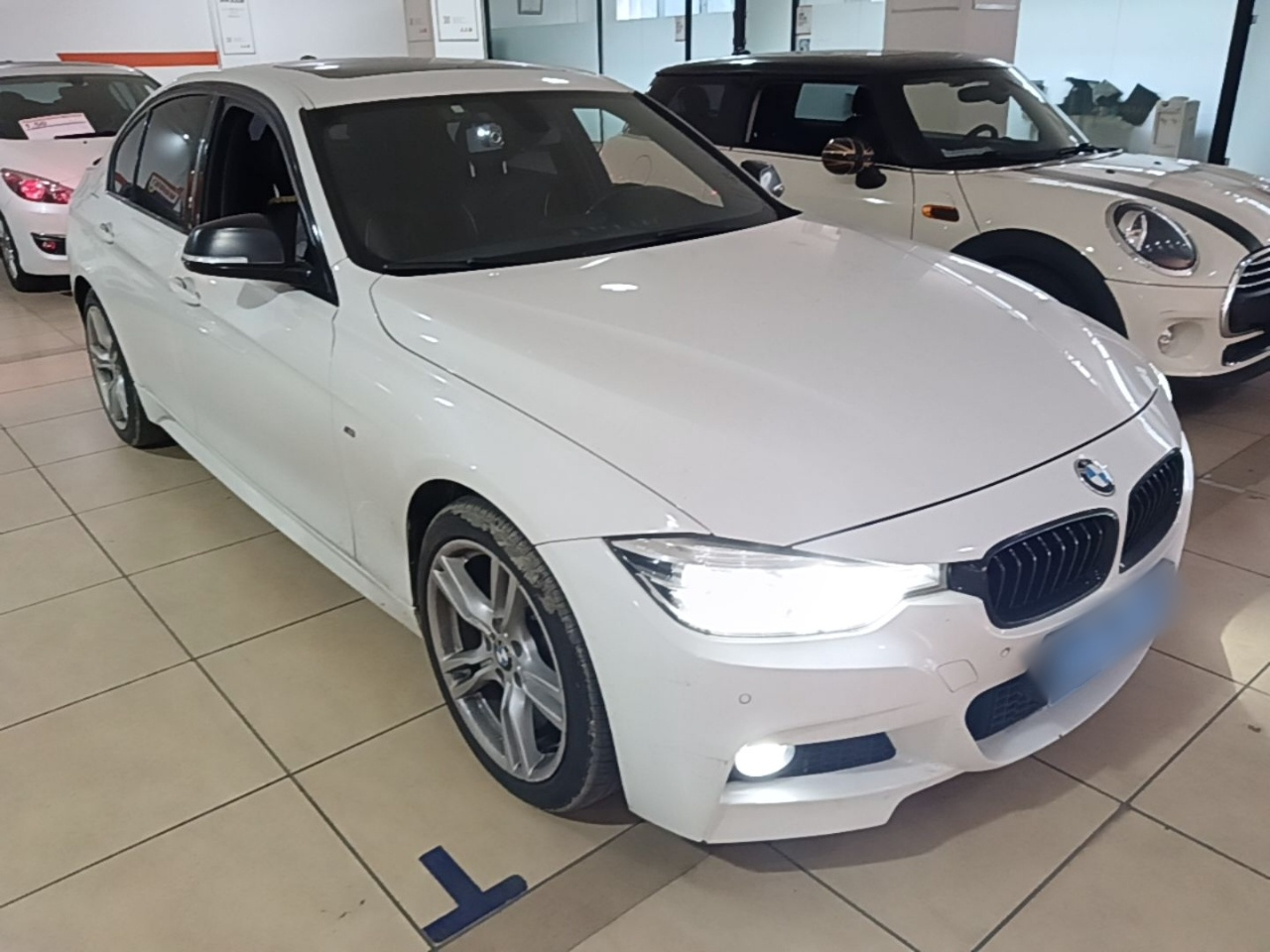 3 Series 2019 320i M Sport Package photo 3