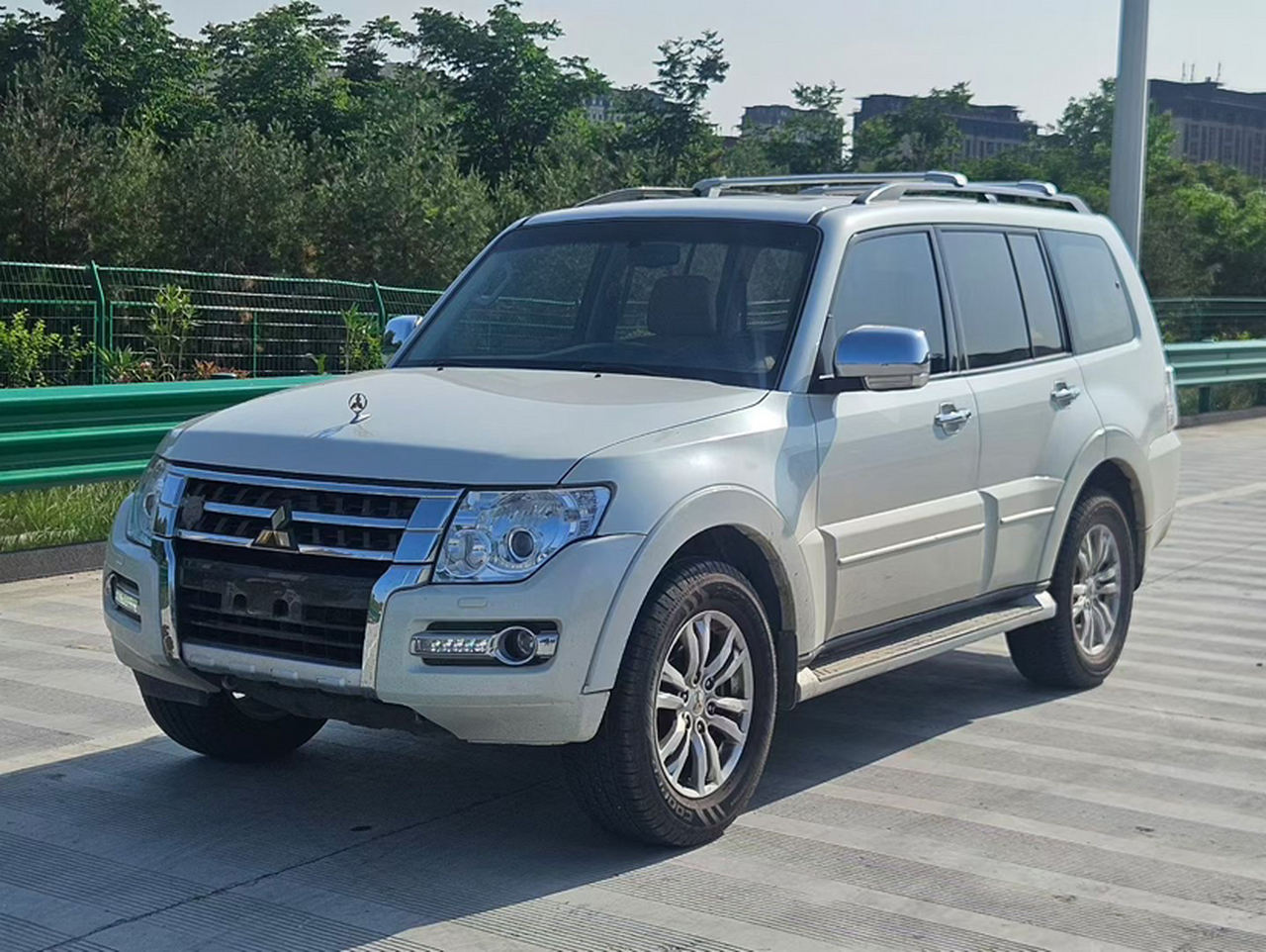 Pajero Parallel Import