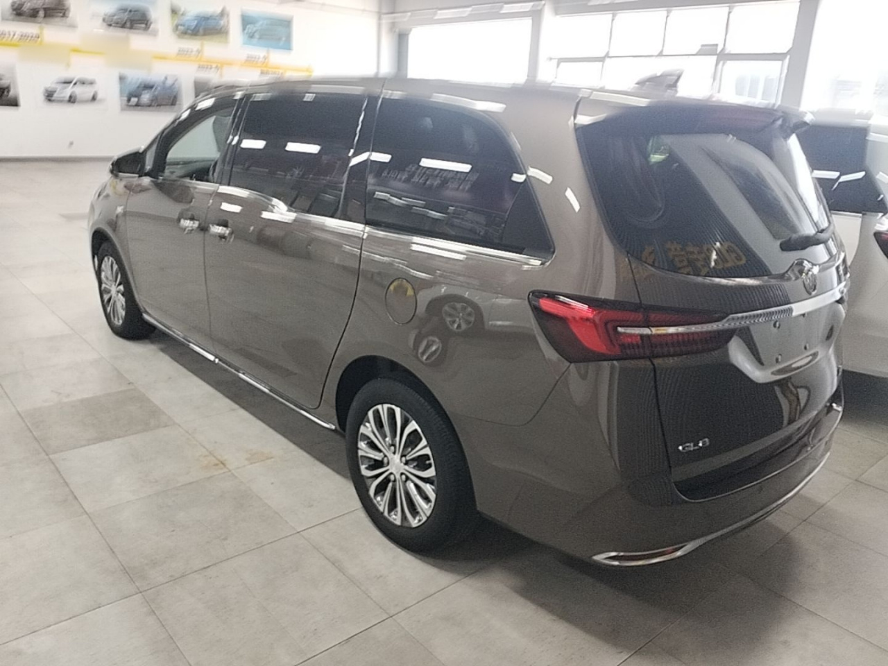 GL8 2023 Facelift Luxury photo 4