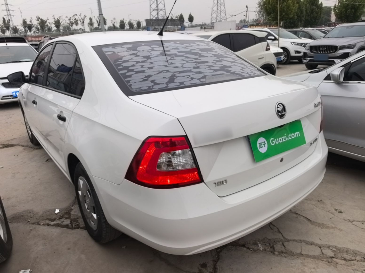 Rapid 2016 1.6L AT photo 4