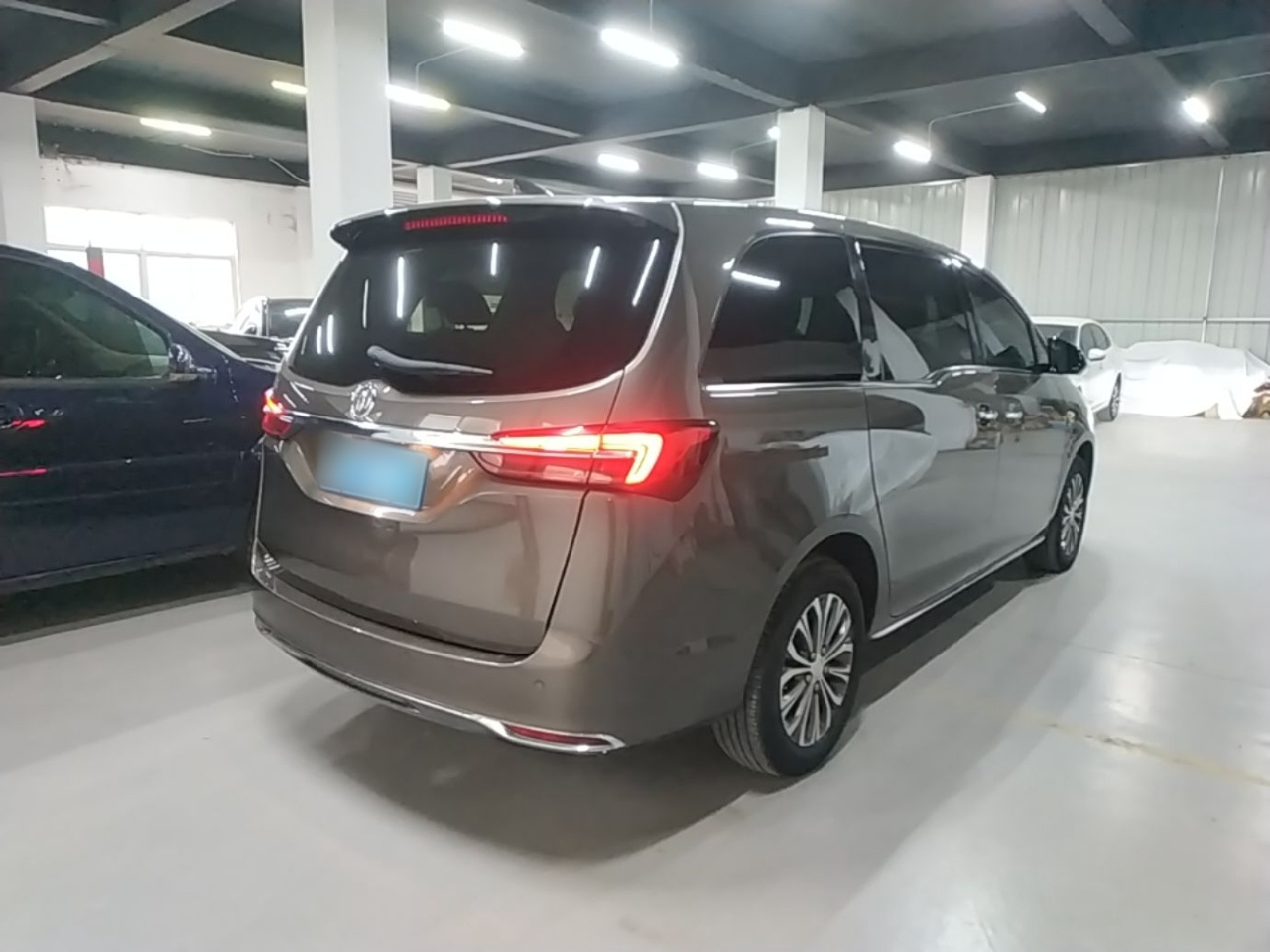 GL8 2023 Facelift Luxury photo 4