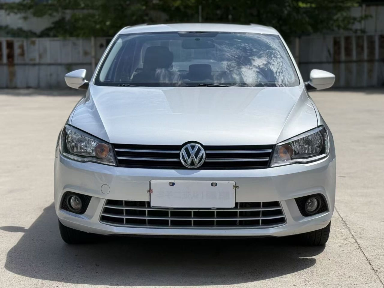 2013 1.6L AT Comfort photo 2