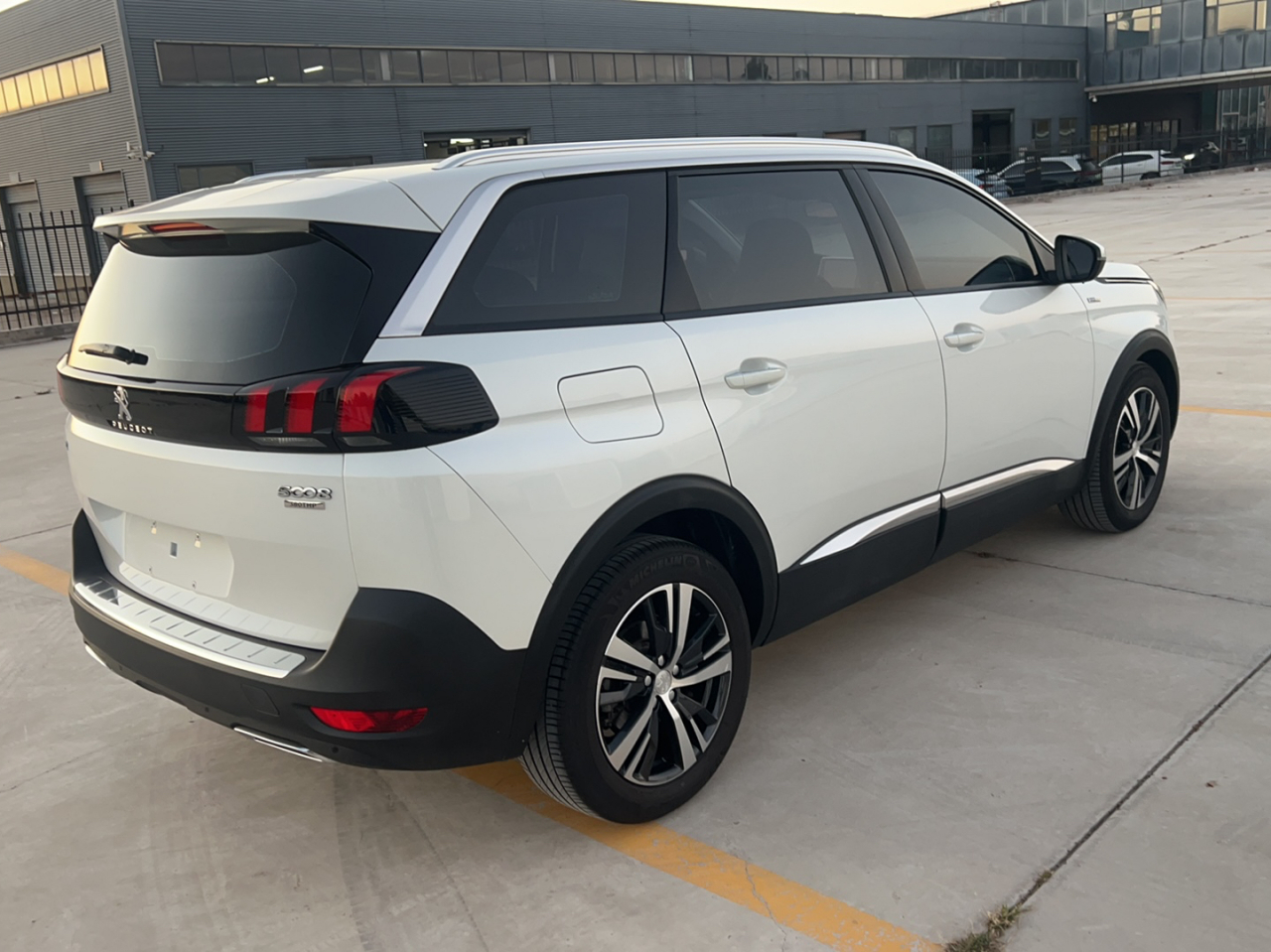 5008 2017 380THP 7-Seater Elite photo 4