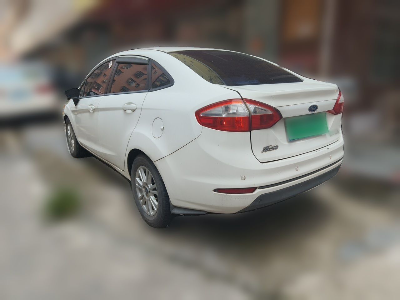 2013 Sedan 1.5L AT Fashion photo 4