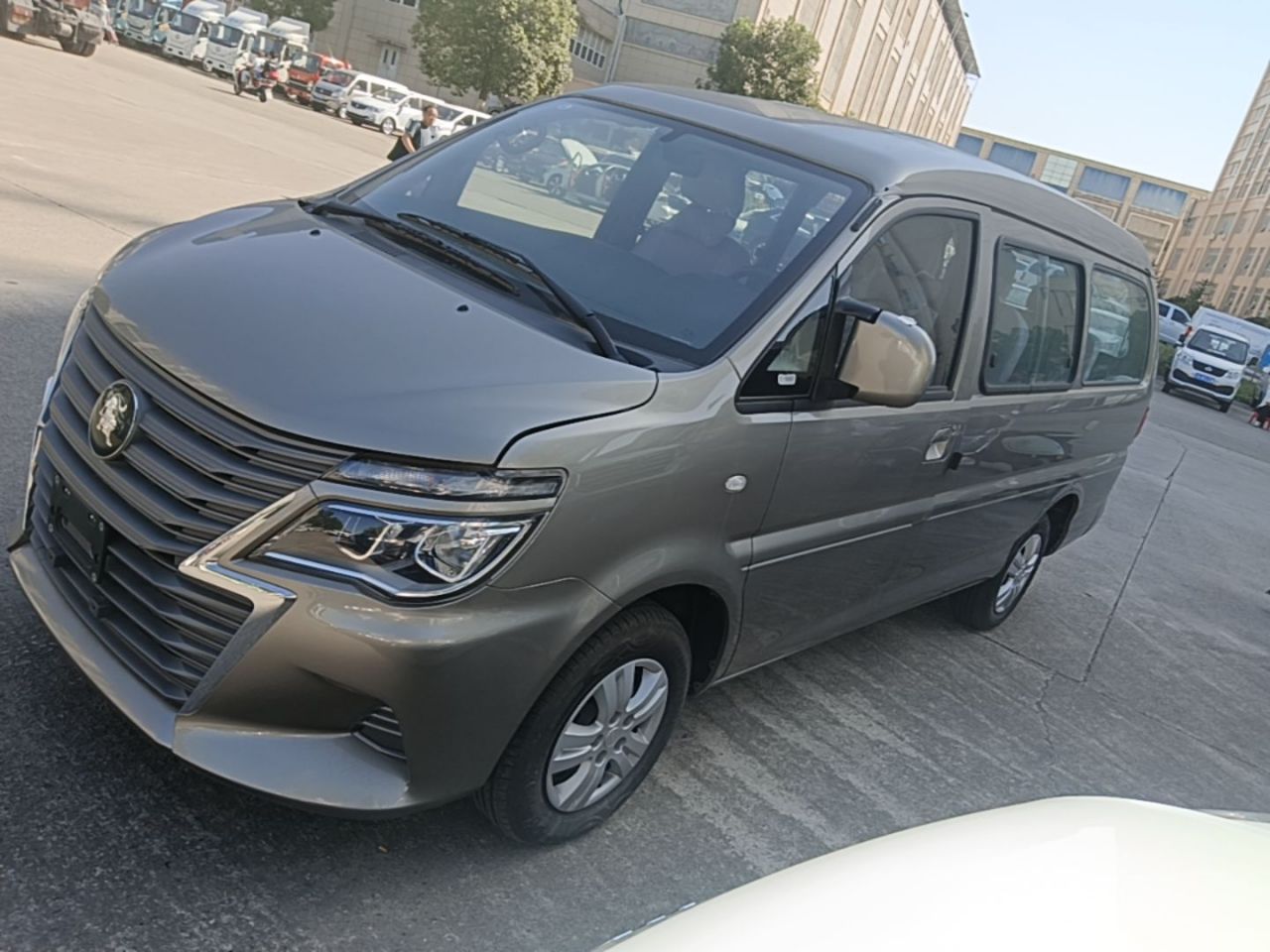 Lingzhi 2024 M5L 1.5T MT 7-Seater