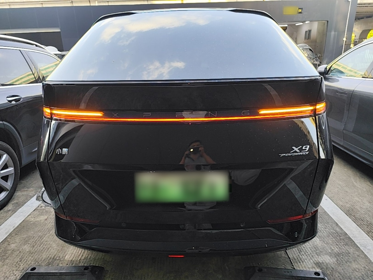 X9 2024 640 AWD Performance Max photo 5