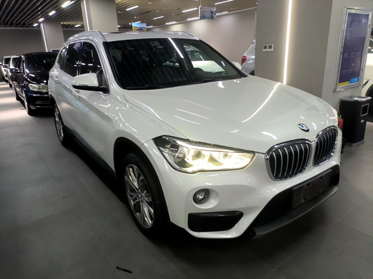 X1 2019 sDrive20Li Leading photo 3