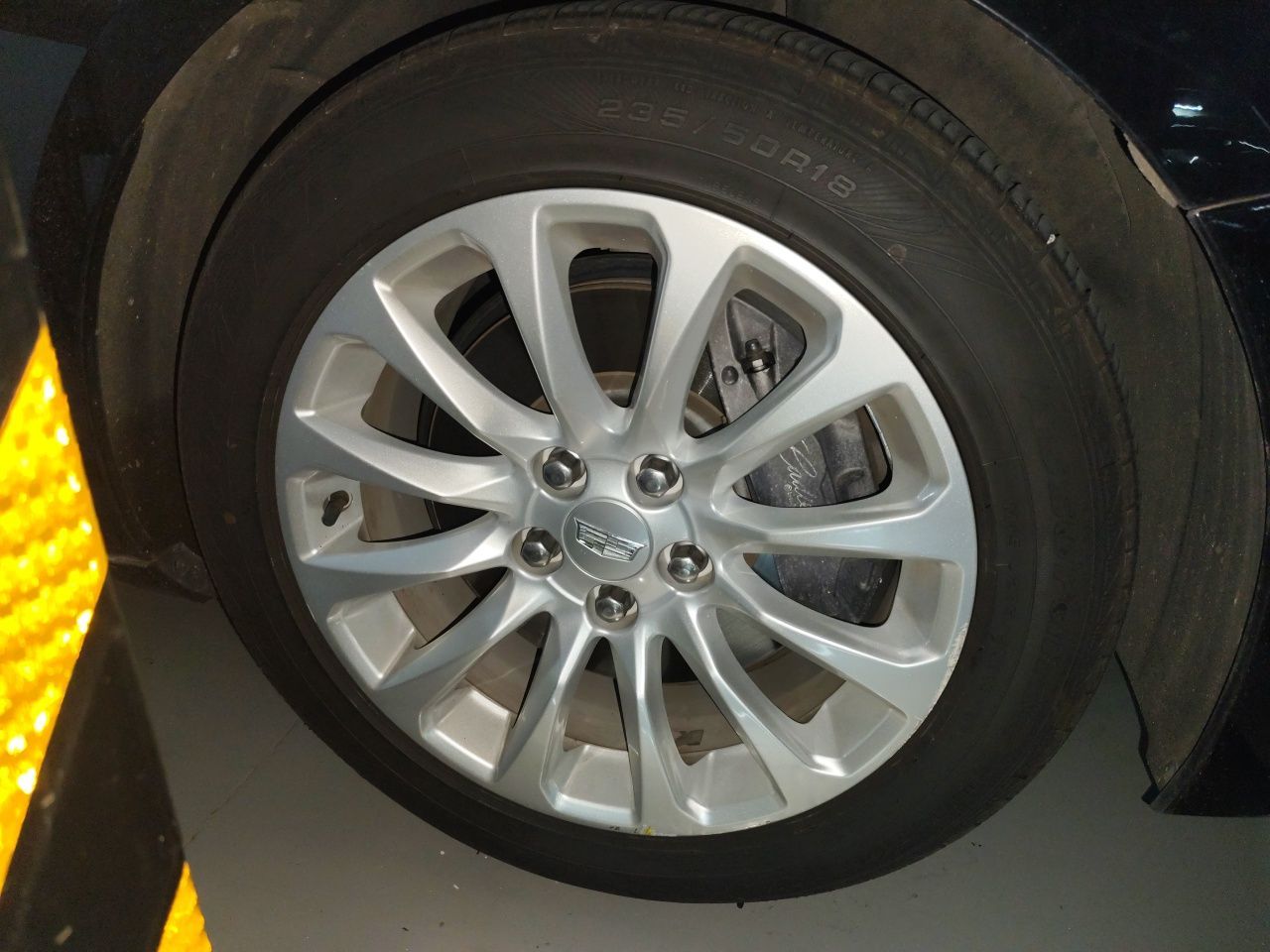 XTS 2018 28T Elite photo 5