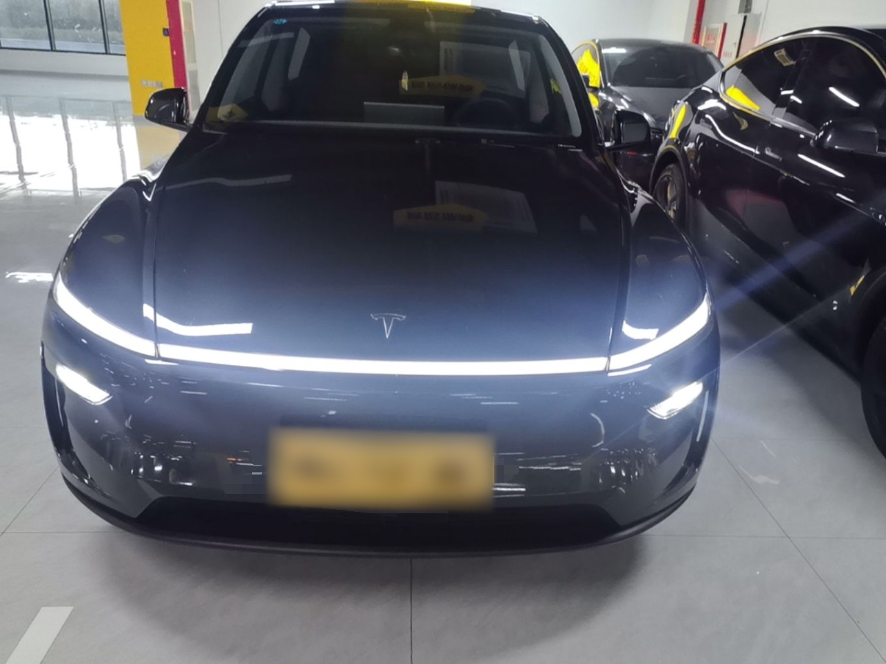 Model Y 2025 RWD photo 2