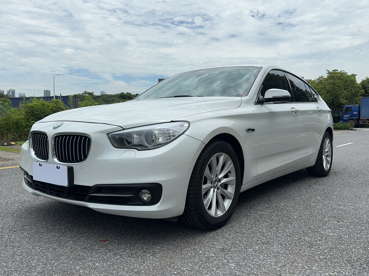 5 SeriesGT 528i Leading