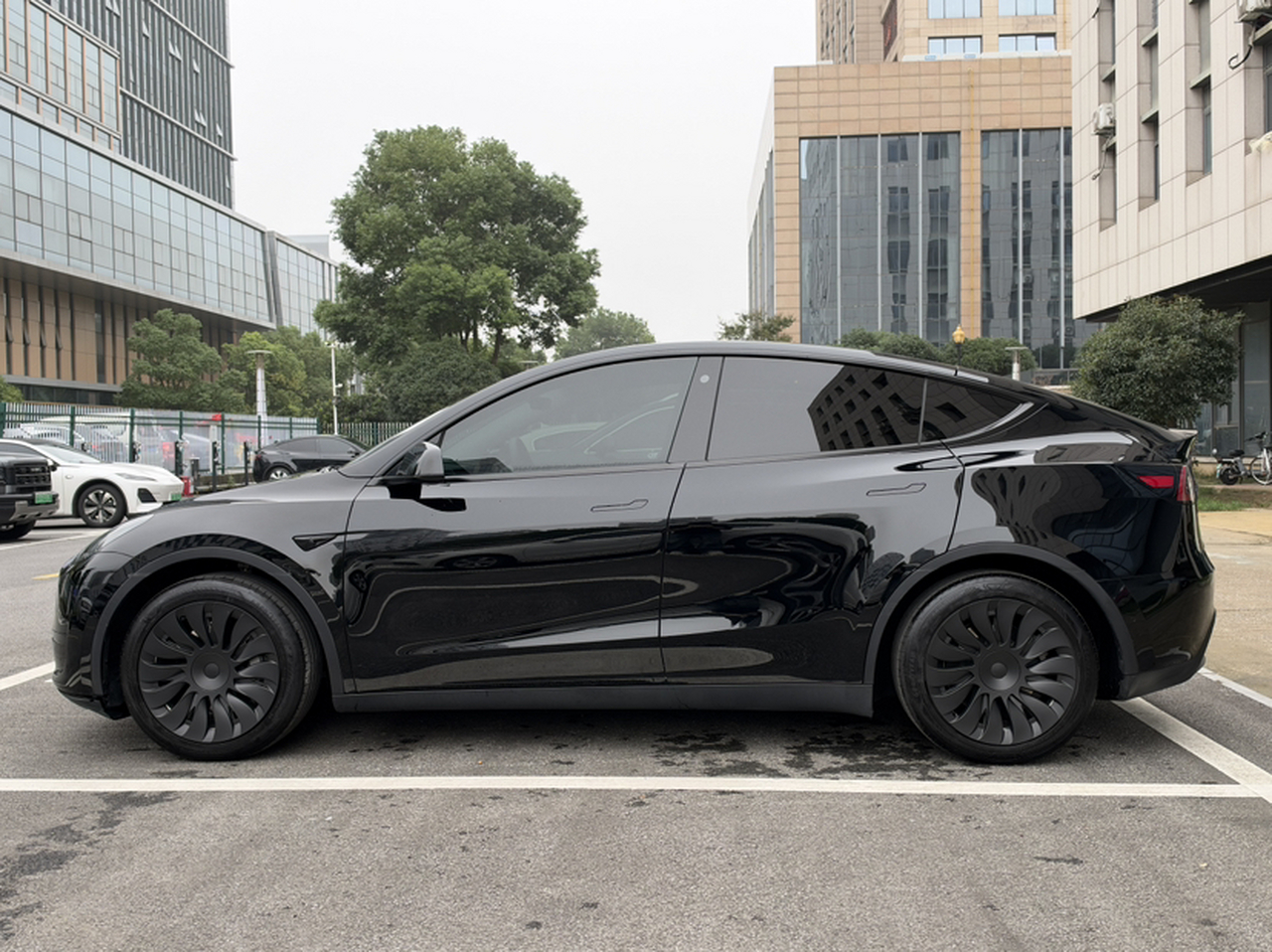 Model Y 2022 RWD photo 4