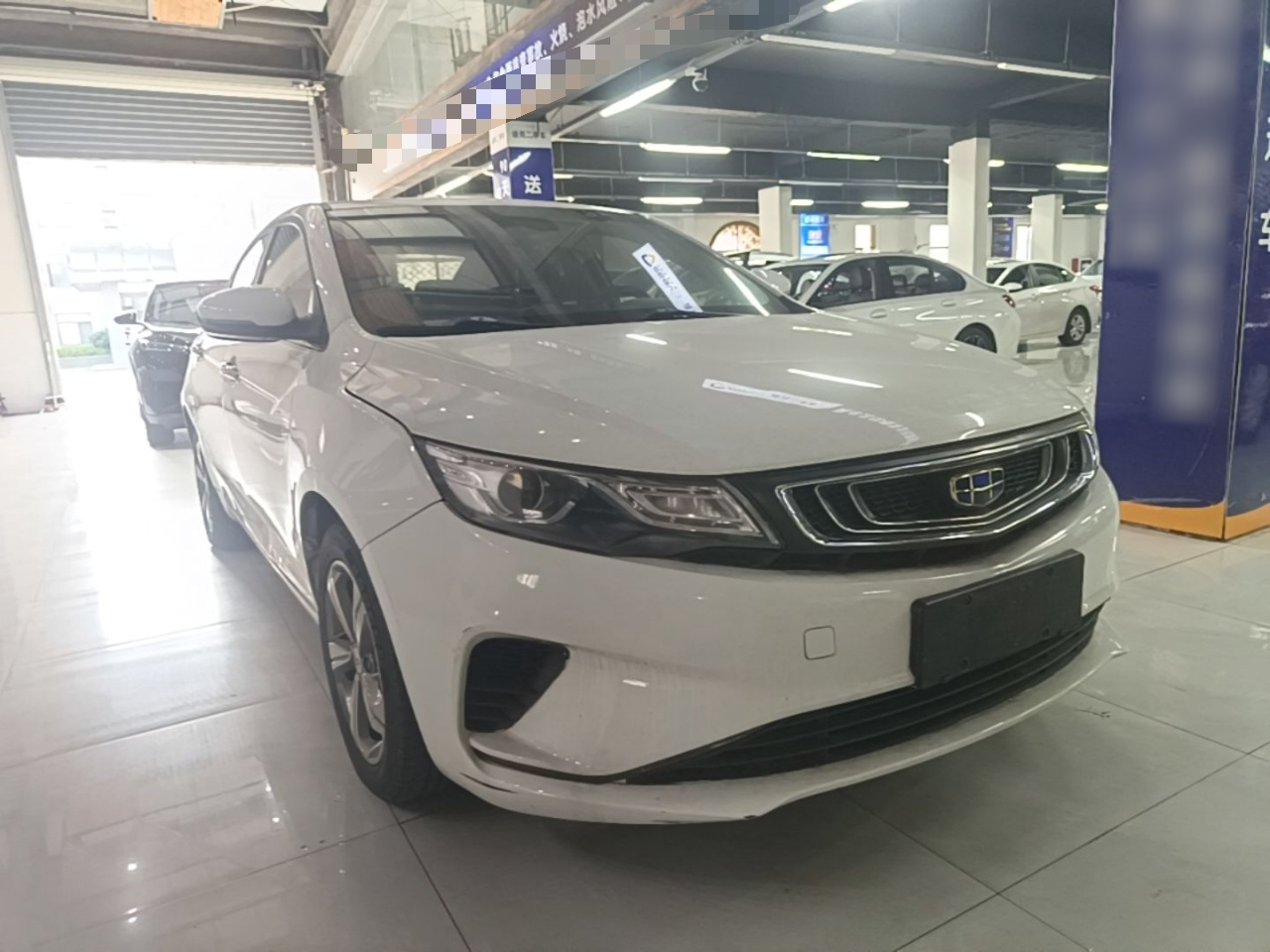 Emgrand GL 2018 1.8L MT Elite Connected photo 3