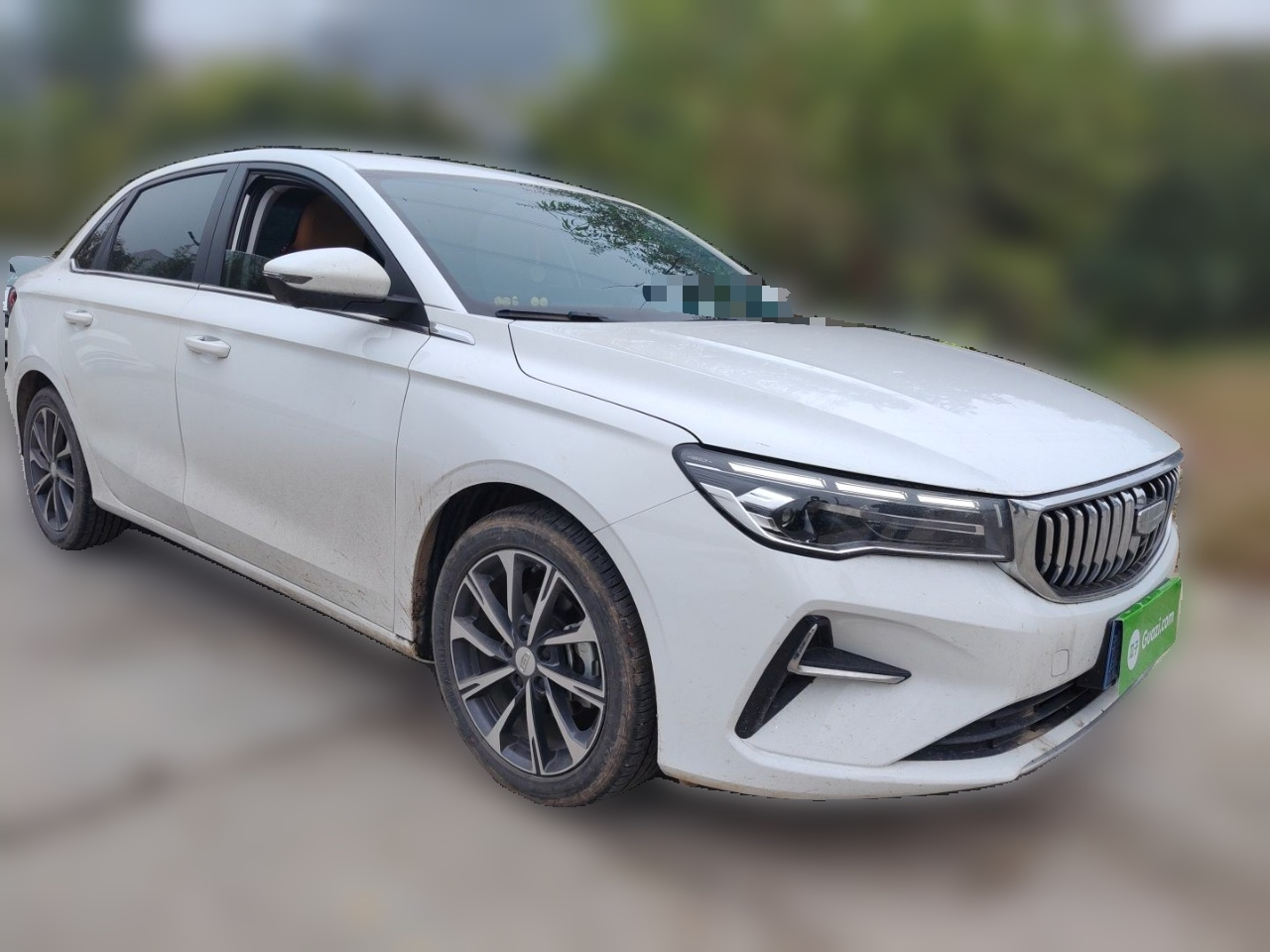 Emgrand 2025 4 1.5L CVT Flagship photo 3